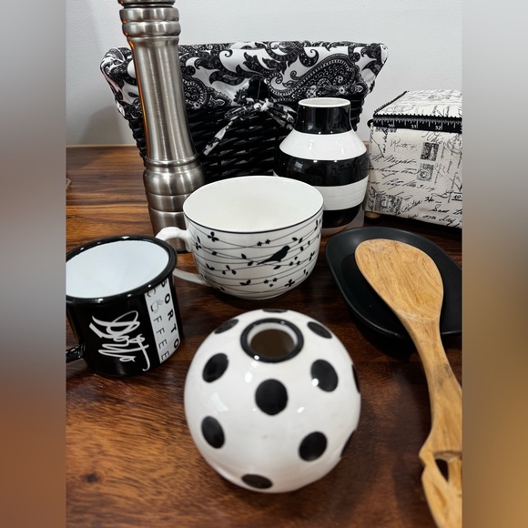 Vintage Black and White Kitchen Set - Picture 6 of 8